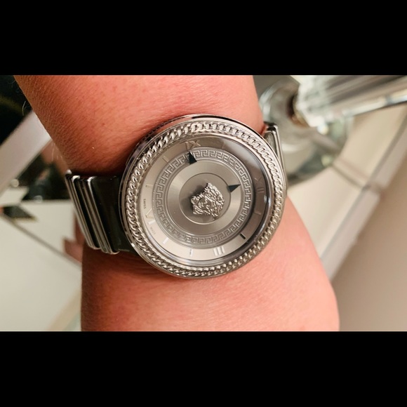 Versace Watch with Leather Strap - Picture 4 of 6